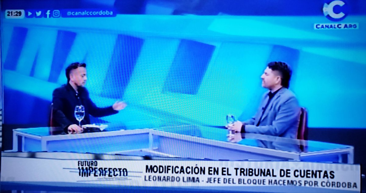 #AHORA #FuturoImperfecto Leonardo Limia ,presidente del bloque Hacemos por Córdoba defiende el paquete de medidas que se aprobó en la Legislatura en medio de denuncias  'los cambios fueron proyectos de legisladores' negando que fueran pedidos por Martin Llaryora @canalccordoba 📺