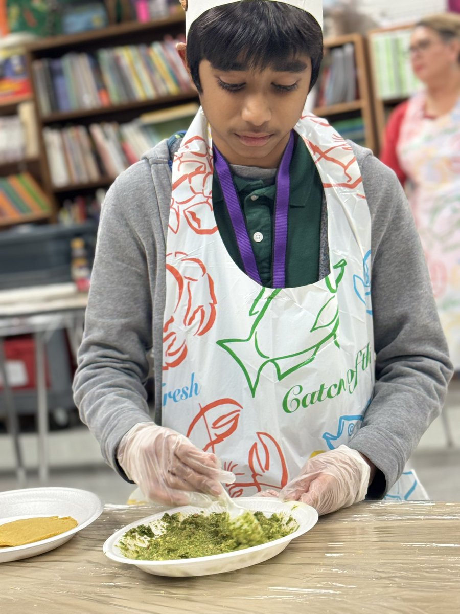 Miller Int Children Interacting After School tweet media