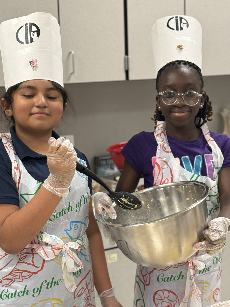 Miller Int Children Interacting After School tweet media