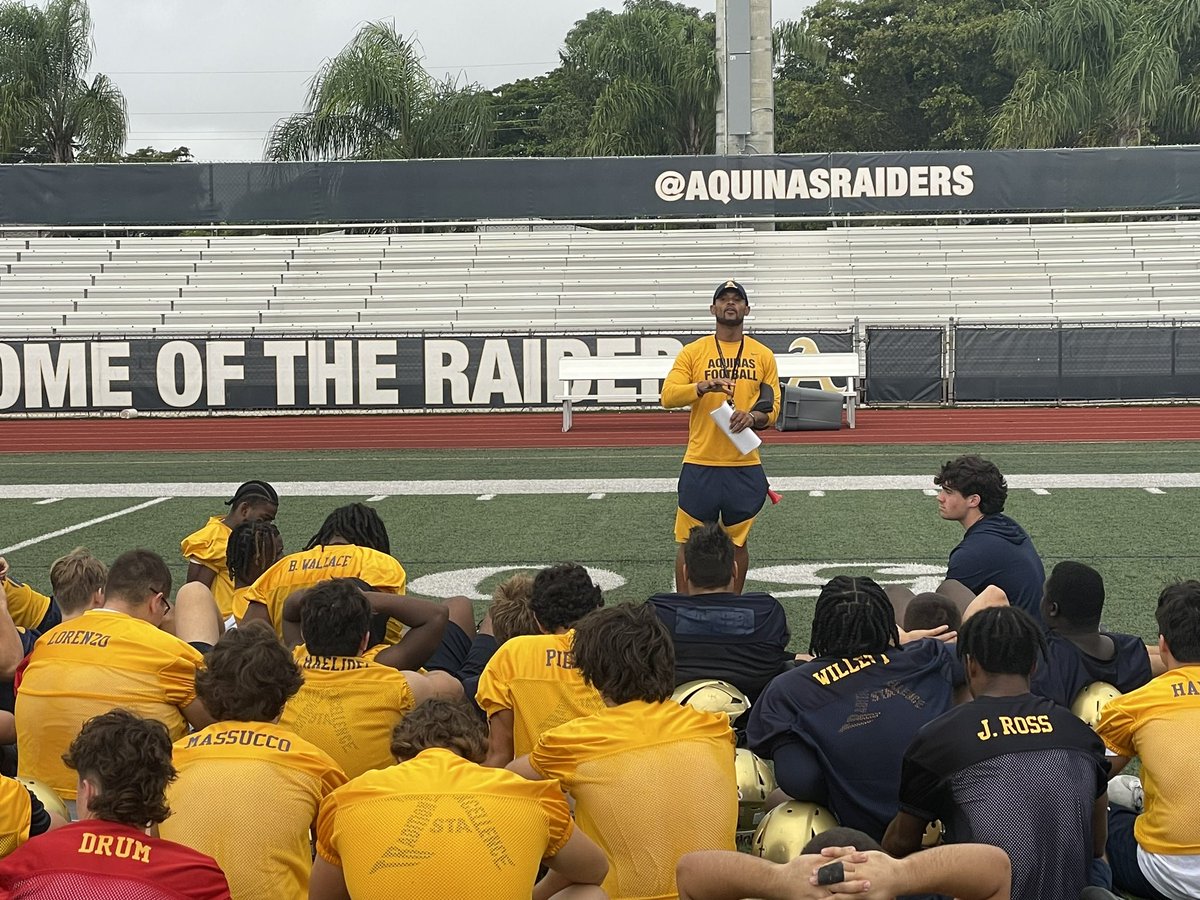 STA_Football's tweet photo. 🔹🔸FAITH IN ACTION🔸🔹
“1 Now faith is confidence in what  we hope for and assurance about what we do not see…40 since God had planned something better for us so that only together with us would they be made perfect.” -Hebrew 11:1 &amp; 40

#YouGoWeGo
@CoachHarriott https://t.co/uXH4Dr0cUj