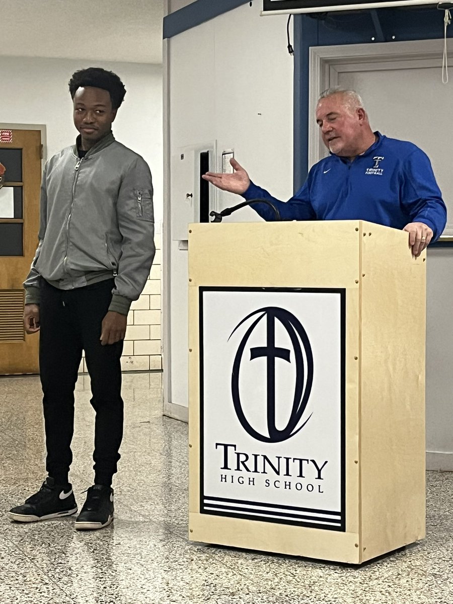 Football Awards Ceremony this evening! 

The following players received special recognition: 

Offensive MVP - Aidan Duncan
Defensive MVP - Theo Jackson
Lineman of the Year - Zavion Biggs
Most Improved - Mario Muniz
Team Award - Brandon Pineda

Team MVP - Aidan Duncan