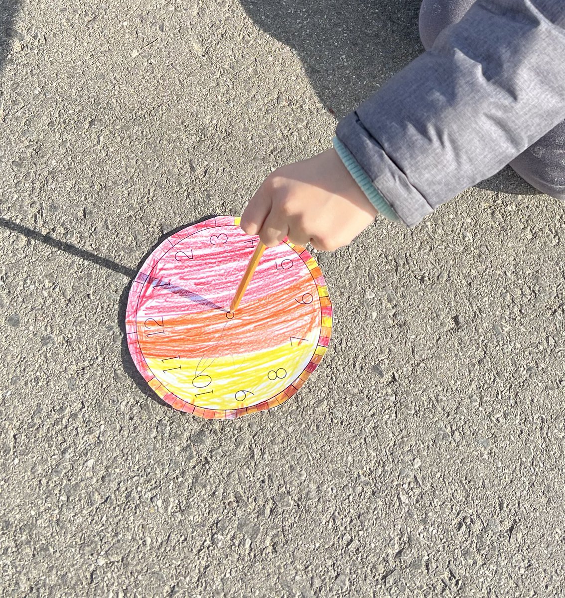 Grade 1 students <a href="/RSP_HDSB/">Rattlesnake Point Public School</a> have been learning about the sun ☀️ We took our learning outside today and explored how to use a sundial to tell time ⏰