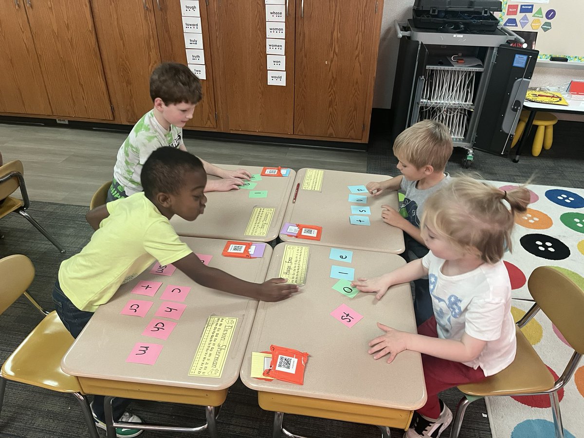 First graders are CRUSHING it when it comes to letter sounds/blends, words, and reading fluency. The rules that these kids know about how letters and words work would amaze anyone that walks in these classrooms! #NaturallyGlobal @MCCSC_EDU #iLoveMCCSC #ortongillingham