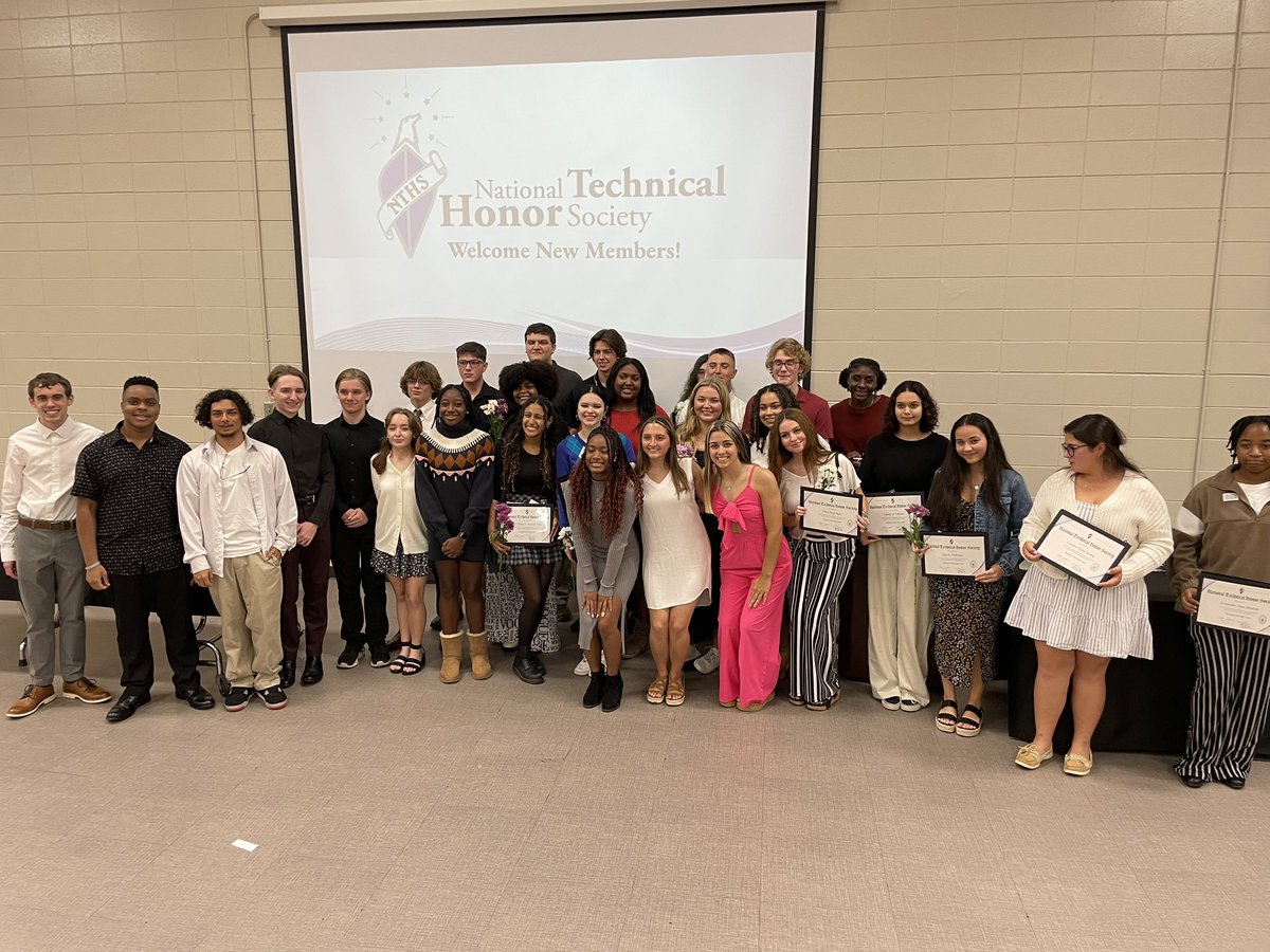 RHHS CTAE packed the house tonight. National Tech Honors Society Induction. <a href="/chris20scholar/">Chris Scholar</a> <a href="/TJoyRoberts1/">T.Joy Roberts</a> @BivinsMiller <a href="/RichmondHill_HS/">Richmond Hill High</a>
