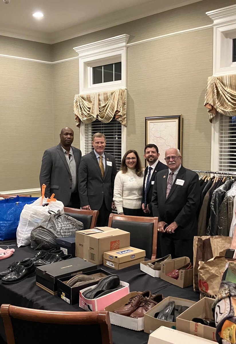 GerryConnolly's tweet photo. It was great to join @SouthFairfax & @socohs for their annual “Salute to Veterans” event this evening. We were able to recognize & honor several veterans in the Lorton community, and support efforts of collecting clothing and shoes to be donated to our veterans in need. https://t.co/JjJX3w1K2n