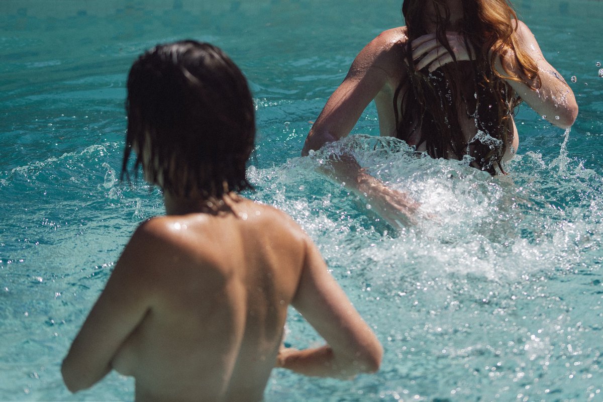 franck_burkhalt's tweet photo. With
@CeannRuadd & @DucosMargot
#swimmingpool #sun #fenchmodel #photo #shoot #shooting #pic #picture #modeling #model #photographer #nude https://t.co/QxyOlDd0qI
