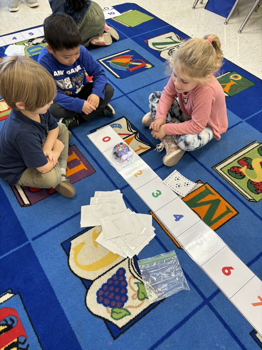 jillbuss2014's tweet photo. Love how these kindergarteners collaborated and took turns coding their Blue-bots to identify numbers on a number line. @csforlcps @LLawlerCCE @Colts_CCE https://t.co/ESUbbBnvtc