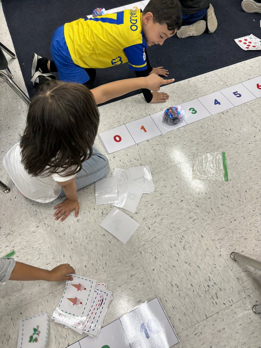 jillbuss2014's tweet photo. Love how these kindergarteners collaborated and took turns coding their Blue-bots to identify numbers on a number line. @csforlcps @LLawlerCCE @Colts_CCE https://t.co/ESUbbBnvtc