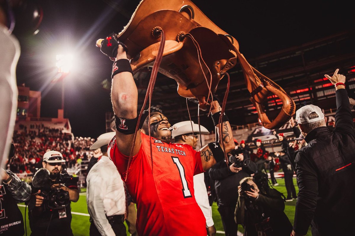 DadrionT's tweet photo. As I approach my last ride in the jones I say thank you @TexasTechFB for welcoming me into the Red Raider family words cant explain what this university has meant to me https://t.co/7h5XmWA1MJ