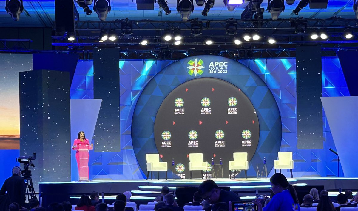 LondonBreed's tweet photo. Our City is at the heart of what’s happening in AI, which is changing the world and transforming lives.

It was amazing to kick off conversations at APEC about the future of AI from @laurenepowell, @sama, Chris Cox, James Minyaki, @benioff and John Kerry. https://t.co/JKcHQkBo6G