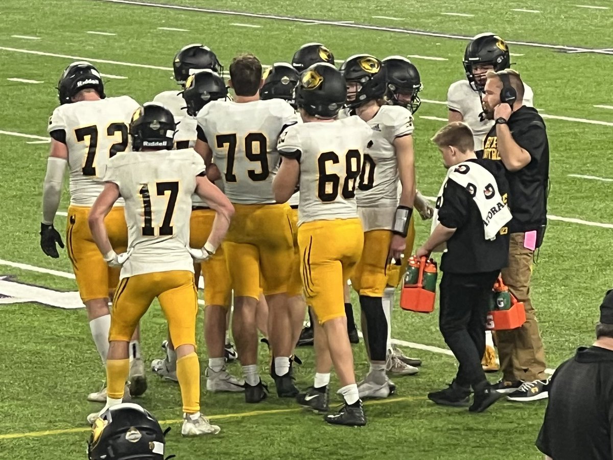 RyanRadke316's tweet photo. Congratulations @ByronMNFootball on a great season. This team provided so many fun memories for our community. Thank you also for providing my son the opportunity to be a part of this awesome ride. 
#H2O https://t.co/XJMkm8H674