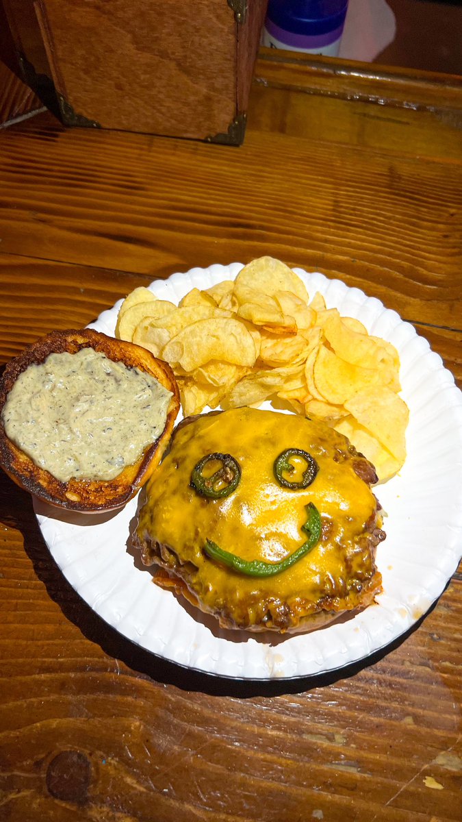 gutted_philly's tweet photo. Our Cheddar Jalapeño Burger goes CRAAAAAAAZY https://t.co/aOulFhJas0