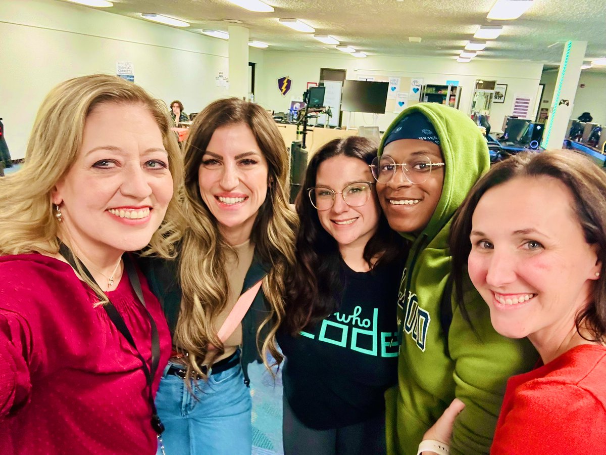 How was your Thursday?! At @EIChargers we held our second day of filming for Microsoft CoPilot. The best part?! Getting to hang with students and the incredible makeup artist Constance Consola. We’re BIG fans of hers #WPSproud