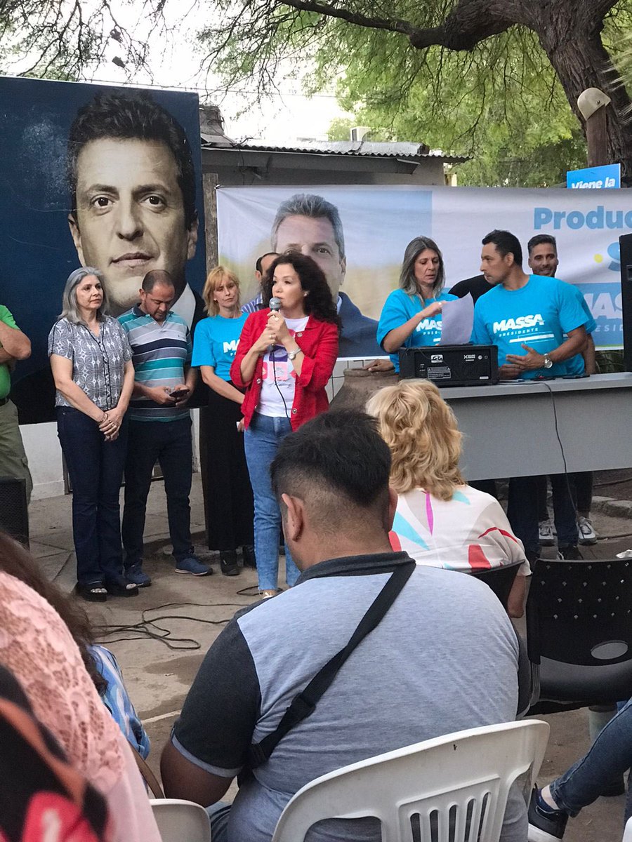 terelunalarioja's tweet photo. A horas de una elección trascendental para LR, la Región y Argentina, junto a Compañerxs @NorteGrandeLR y organizaciones sociales acompañamos el emotivo cierre del @FrenteRenovador   Vamos con fuerza y este #19N #MassaPresidente Gracias x la invitación!! @IsmaelBordagar1 https://t.co/SRHME0xrcl