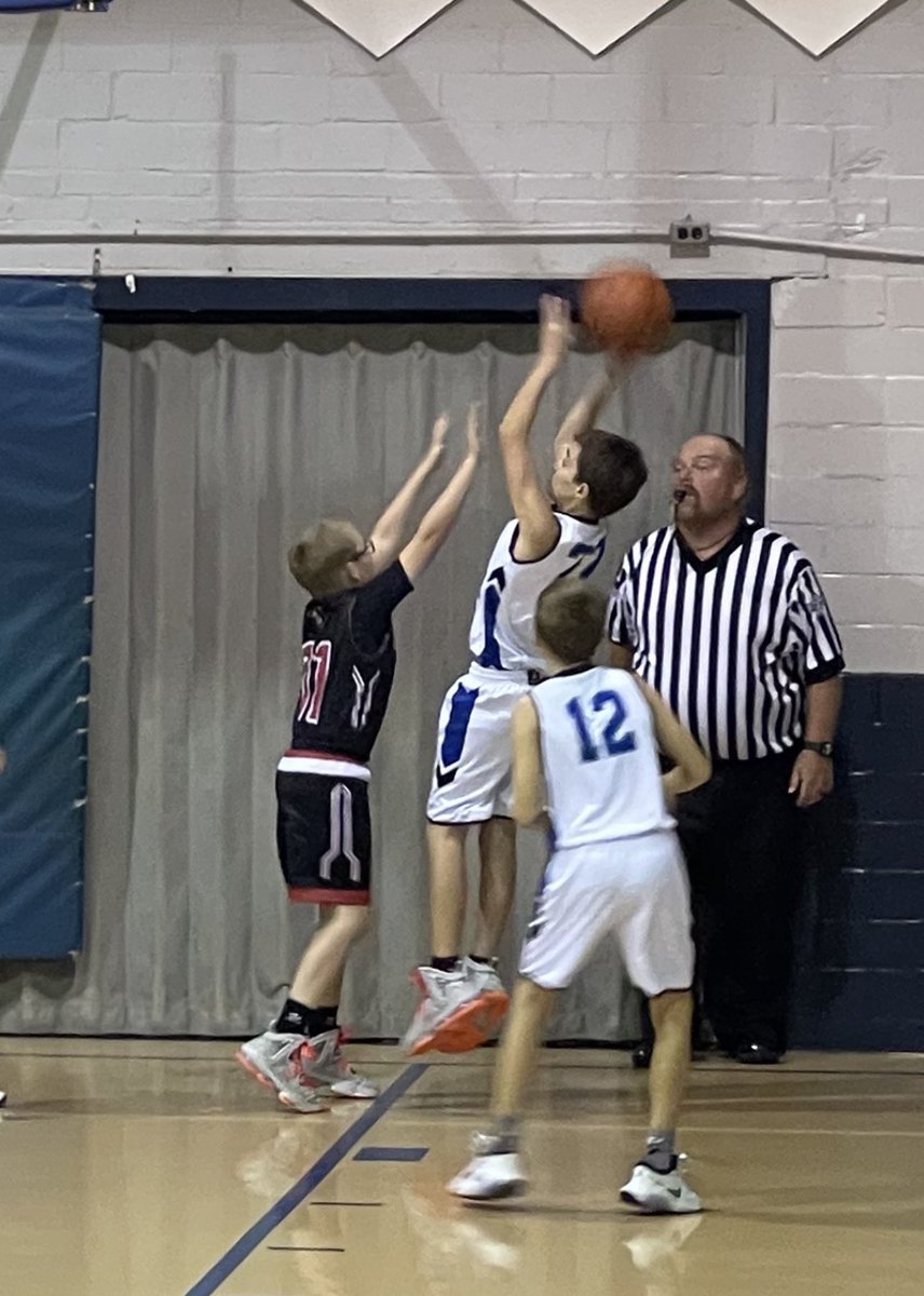 SBPanthers's tweet photo. Our 6th grade boys fought back after trailing early in the 4th quarter to take the lead and get the win! Way to go! 💙🐾🏀 https://t.co/pC2KAloPWf