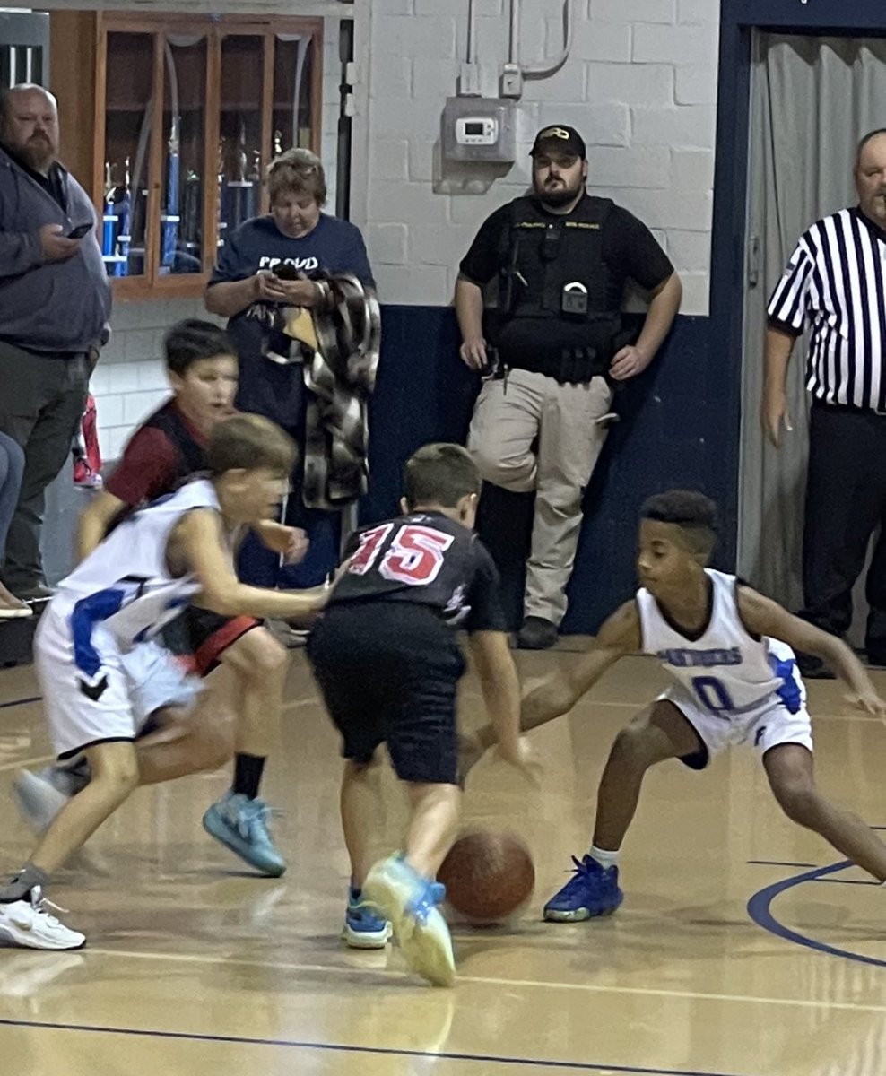SBPanthers's tweet photo. Our 6th grade boys fought back after trailing early in the 4th quarter to take the lead and get the win! Way to go! 💙🐾🏀 https://t.co/pC2KAloPWf
