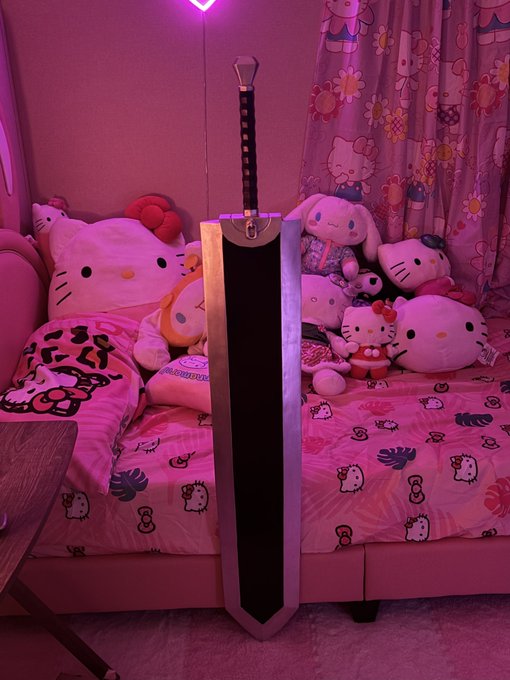 omg it&rsquo;s huge https://t.co/ai7UwrbTqL