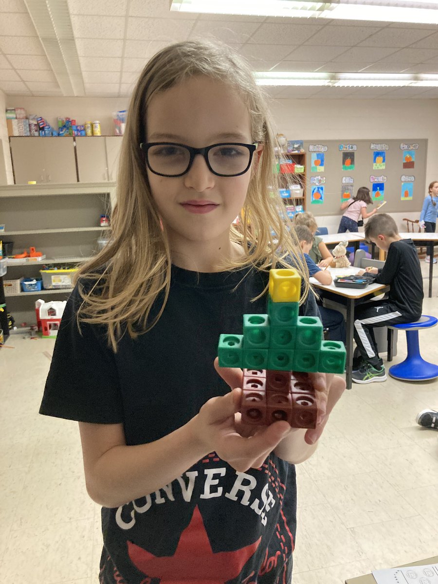 Mon beau sapin 🎄
<a href="/CCLoughlin/">École C.C. Loughlin</a>