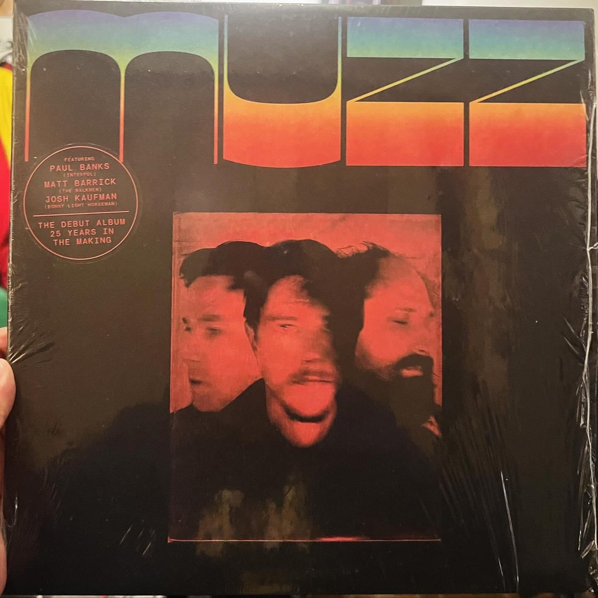 emaciel10's tweet image. Al fin esta joya conmigo! #Muzz álbum de #PaulBanks #MattBarrick y #JoshKaufman Tenemos una química artística genuina juntos Las canciones son oscuras y hermosas pero no importa la dirección sonora que vaya, van allí como sin esfuerzo y con la máxima carga emocional y cósmica!