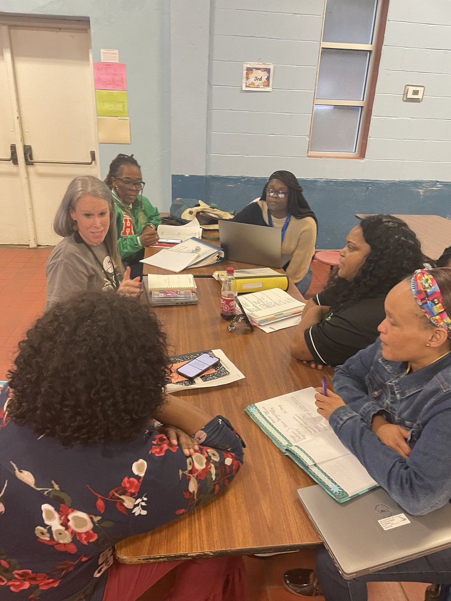 HGESchool's tweet photo. Wednesday’s Staff Meeting= Turnaround Collaboration
#TheresMoreWithMPS
#TeamingUpForExcellence
#Operation73
@QuantinaSides @MPSAL @SuptMJBrown https://t.co/LWVXZJwuxv