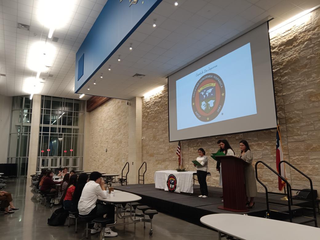 HCISDMLLs's tweet photo. ¡Que orgullo! Fantastic job @JhsJags beautiful #sociedadhonorariahispanica  #spanishhonorsociety ceremony! Gracias a la Sra. Heaney y a su equipo por un lindo evento. #hayscisdpridebeginswithyou https://t.co/CH4no2xMbB