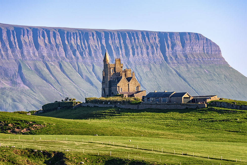 Classiebawn Castle with Benbulben, County Sligo, Ireland, Gareth Wray!☘️🇮🇪💚