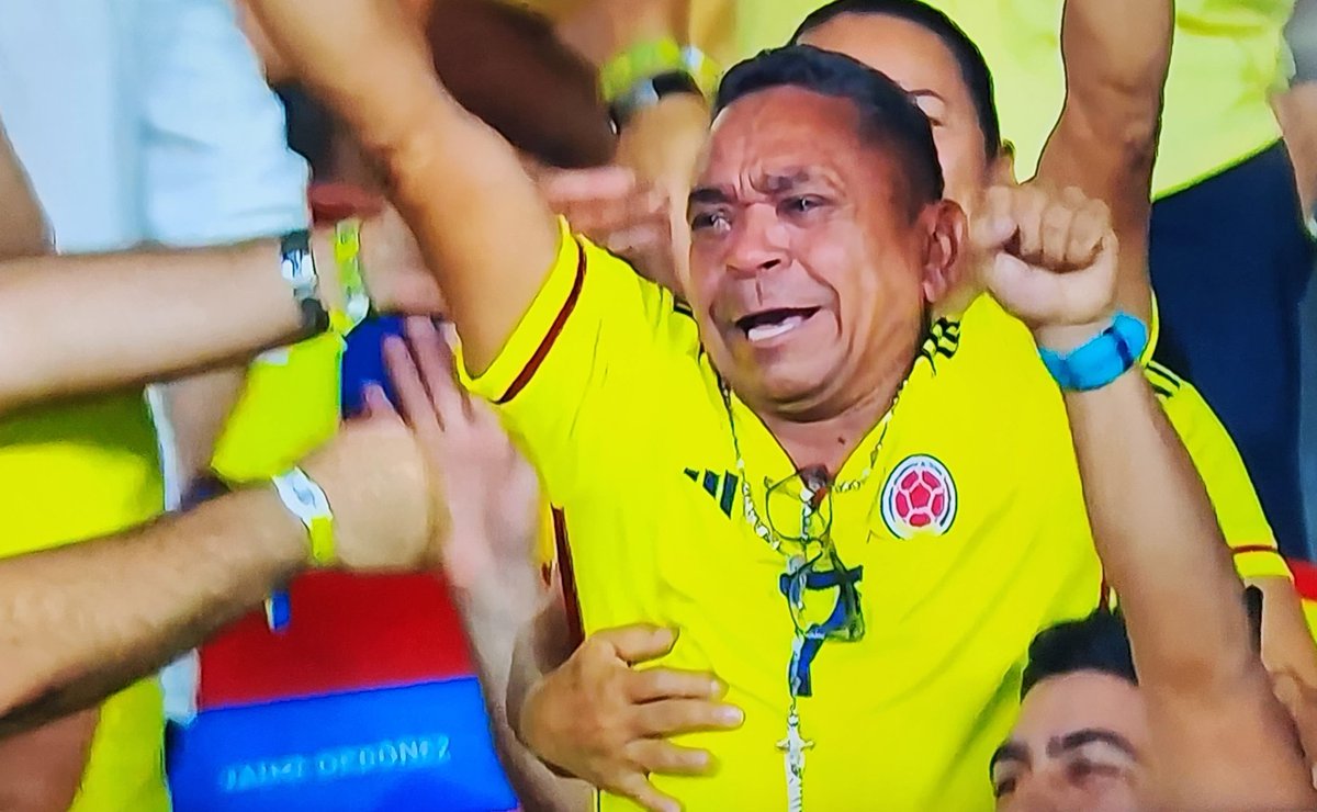 Esas son las lagrimas que merece #Colombia <a href="/FCFSeleccionCol/">Selección Colombia</a>

#TricolorDesdeSempre
