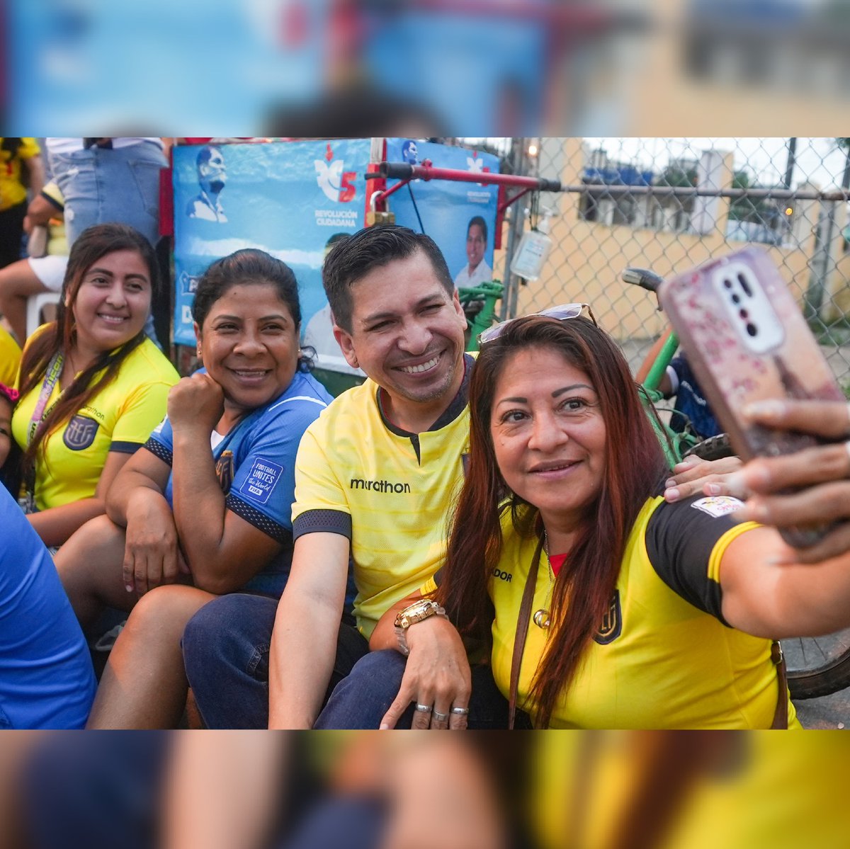 MacasDario1's tweet photo. PUNTO DE ORO EN VENEZUELA
Que difícil partido que nos tocó, sin embargo, logramos sacar un empate de visitante, ahora nos toca Chile en nuestra casa.
Juntos unidos por el sueño mundialista.
#VamosEcuador #DaleTri https://t.co/R0gA3smXi4