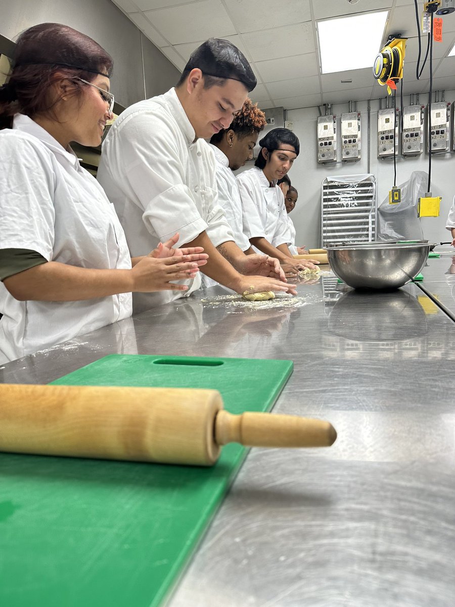 Aldine Senior High School Culinary Arts Program tweet media