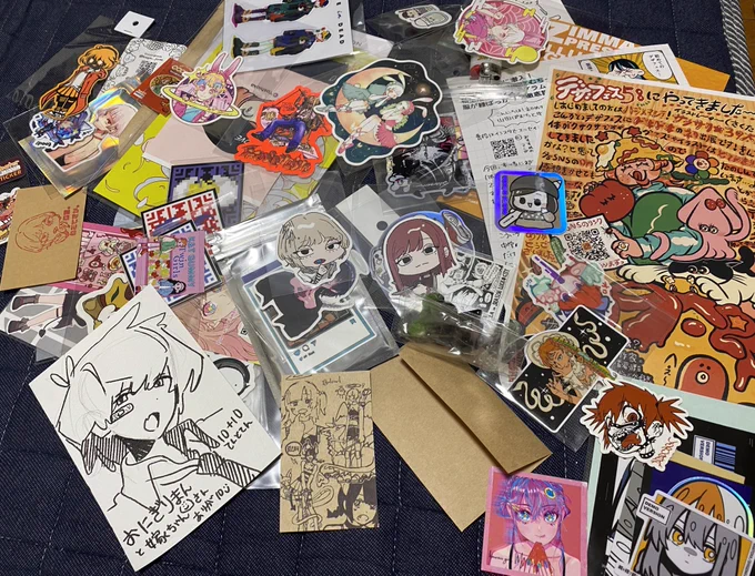 今更ながらデザフェスの戦利品を整理してる 