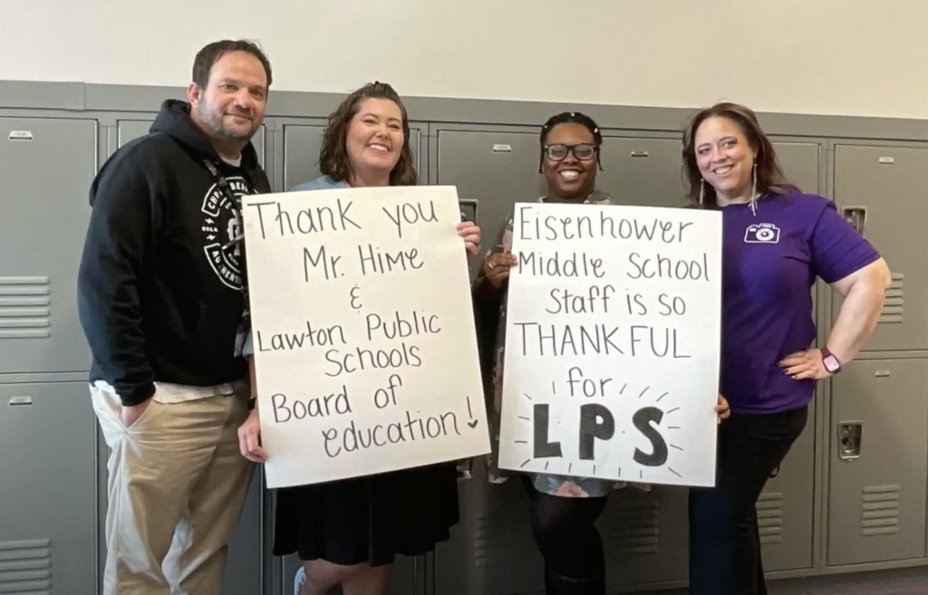 LPS (@lawtonps) on Twitter photo Our Lawton Public Schools staff received their much anticipated Christmas bonus this week! Our certified received $2,500 and our support personnel received $1,750. Thank you BOE Members!!
#WeAreLPS #LawtonPS #Oklaed
WATCH: youtube.com/watch?v=XbKmjw… Our Lawton Public Schools staff received their much anticipated Christmas bonus this week! Our certified received $2,500 and our support personnel received $1,750. Thank you BOE Members!!
#WeAreLPS #LawtonPS #Oklaed
WATCH: youtube.com/watch?v=XbKmjw…