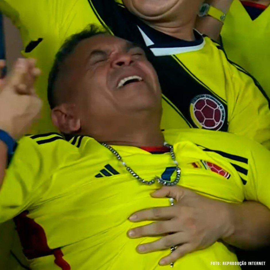 L’émotion du papa de Luis Diaz qui vient de voir son fils marquer un doublé contre le Brésil en 4 minutes. 🤩🇨🇴

(<a href="/TNTSportsBR/">TNT Sports BR</a>)