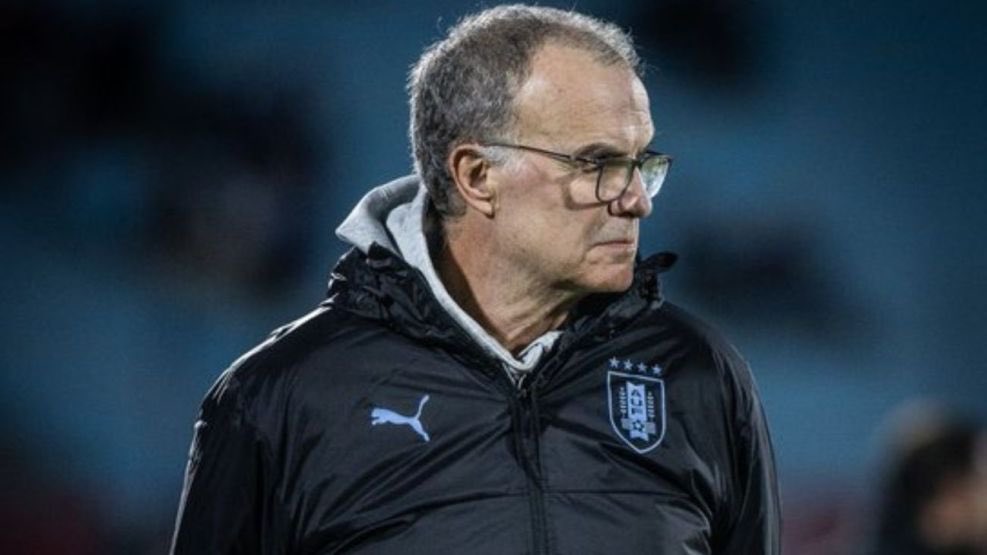 MundoBielsa's tweet photo. No se olviden que este mismo equipo en el mundial de Qatar quedó afuera en fase grupos.

Pero llego EL.
Victoria ante Brasil y Argentina… y esto recién empezó https://t.co/p77U1XrjzE