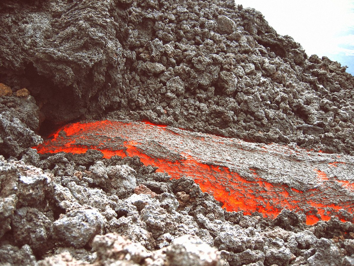 Australian Science Media Centre (@aussmc) on Twitter photo 🌋Iceland is in for a highly likely chance of a volcanic eruption, and here is what experts from <a href="/MonashUni/">Monash University</a> <a href="/DeanneKBird/">Deanne</a> <a href="/ANUmedia/">ANU Media</a> <a href="/Macquarie_Uni/">Macquarie University</a> <a href="/UQ_News/">UQ News</a> <a href="/teresaubide/">Teresa Ubide</a> <a href="/UniMelb/">University of Melbourne</a> <a href="/Sydney_Uni/">University of Sydney</a> <a href="/tectonicSZ/">Sabin Zahirovic</a> and <a href="/UniofAdelaide/">Uni of Adelaide</a> have to say
scimex.org/newsfeed/exper… 🌋Iceland is in for a highly likely chance of a volcanic eruption, and here is what experts from <a href="/MonashUni/">Monash University</a> <a href="/DeanneKBird/">Deanne</a> <a href="/ANUmedia/">ANU Media</a> <a href="/Macquarie_Uni/">Macquarie University</a> <a href="/UQ_News/">UQ News</a> <a href="/teresaubide/">Teresa Ubide</a> <a href="/UniMelb/">University of Melbourne</a> <a href="/Sydney_Uni/">University of Sydney</a> <a href="/tectonicSZ/">Sabin Zahirovic</a> and <a href="/UniofAdelaide/">Uni of Adelaide</a> have to say
scimex.org/newsfeed/exper…
