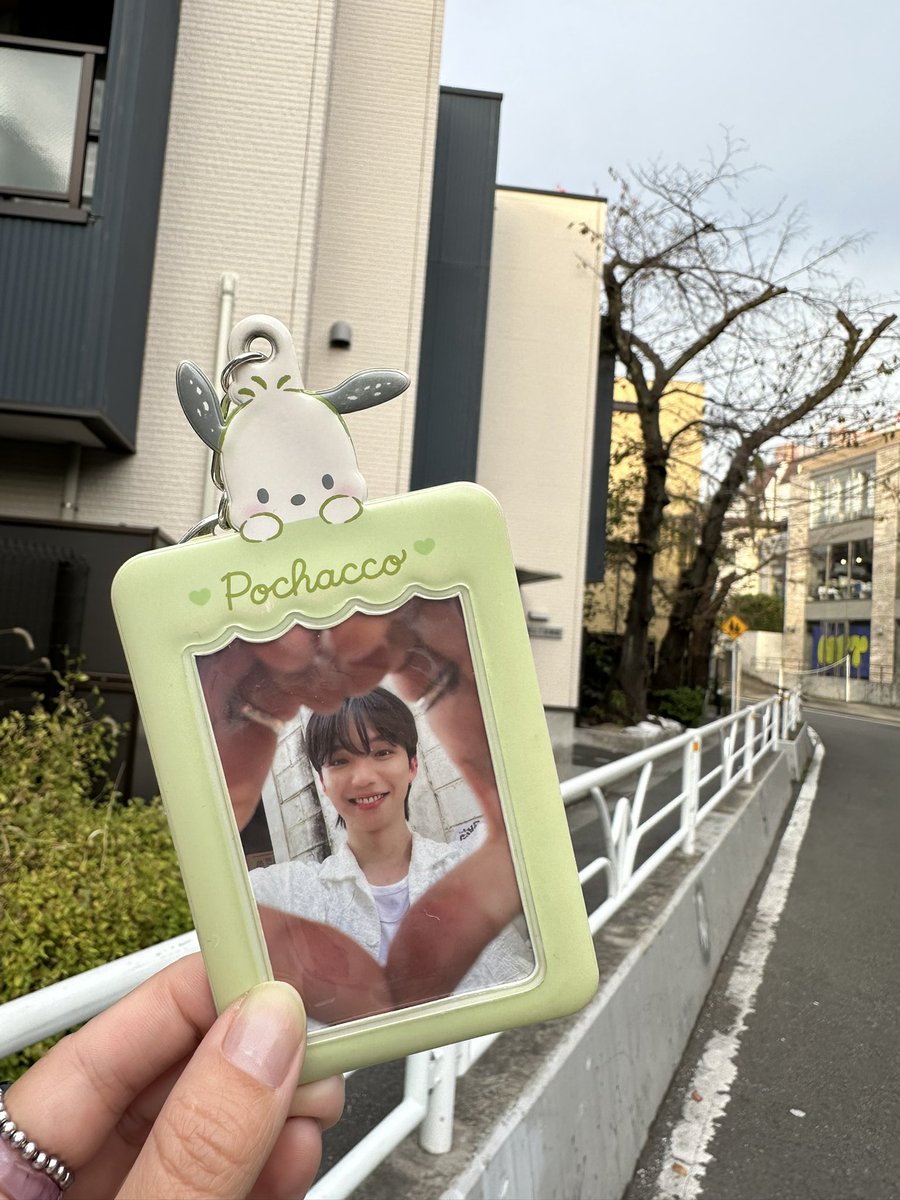achapaca's tweet photo. とにかく、ずっとお目めがきゅるきゅるで一人一人を優しい���差しでしっかりと見てくれて日本語も頑張ってくれたようで低姿勢で、終始その人柄が出ていたヨンミンでしたね🦙日本での活動は楽しかったけど早かったと言っていたヨンミン🍅ヨンミンが楽しめたなら良かった◎
 #임영민 #LIMYOUNGMIN https://t.co/DRvuwgvhOE