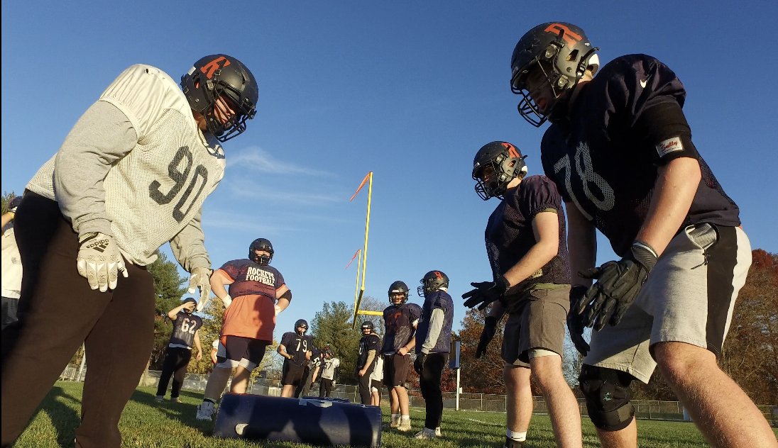 Channel1450com's tweet photo. PREMIUM - Rochester Football Semifinal Practice Week Sights

https://t.co/DaxfXS9ORs https://t.co/6akfFRPhU2