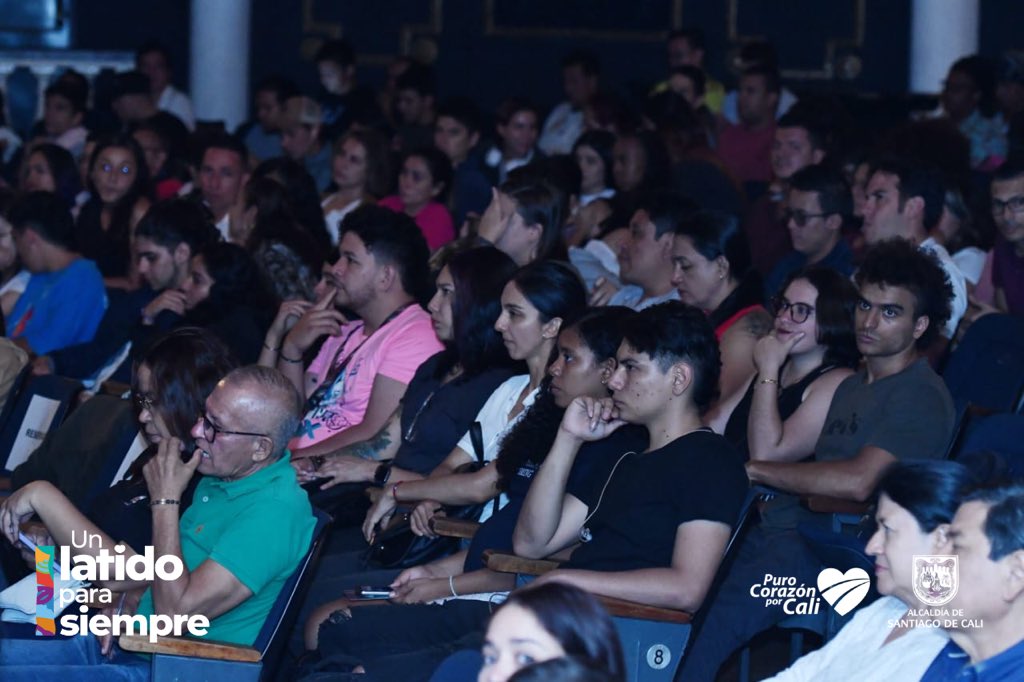 AlcaldiaDeCali's tweet photo. ¡Jueves de cine! 

Disfrutamos de la inauguración del XIV Festival Audiovisual @Takeshima_Cali 'Ojo de Buziraco' donde vivimos una experiencia inmersiva en el mundo del suspenso y el misterio. Agéndate hasta el 18 de noviembre.

#UnLatidoParaSiempre
💙❤️💚 https://t.co/KlP2u8a1qf