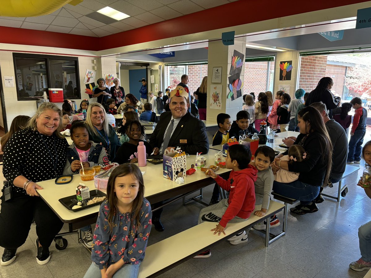ms_brewer_AP's tweet photo. So very grateful for the opportunity to serve as Principal of JRI! What a wonderful day seeing so many families join us for our Thanksgiving dinner. Thankful for a supportive superintendent that goes with the flow and wear a turkey hat! https://t.co/IxBa1LCsI6
