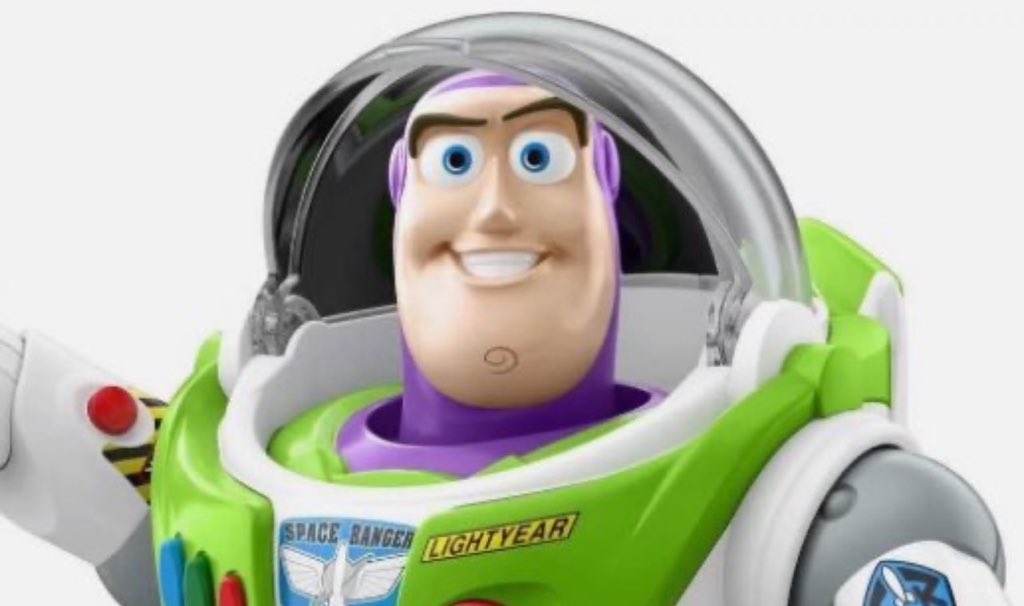 BritneyTheStan's tweet photo. Someone said she looks like Buzz Lightyear https://t.co/yWhIdK1jup