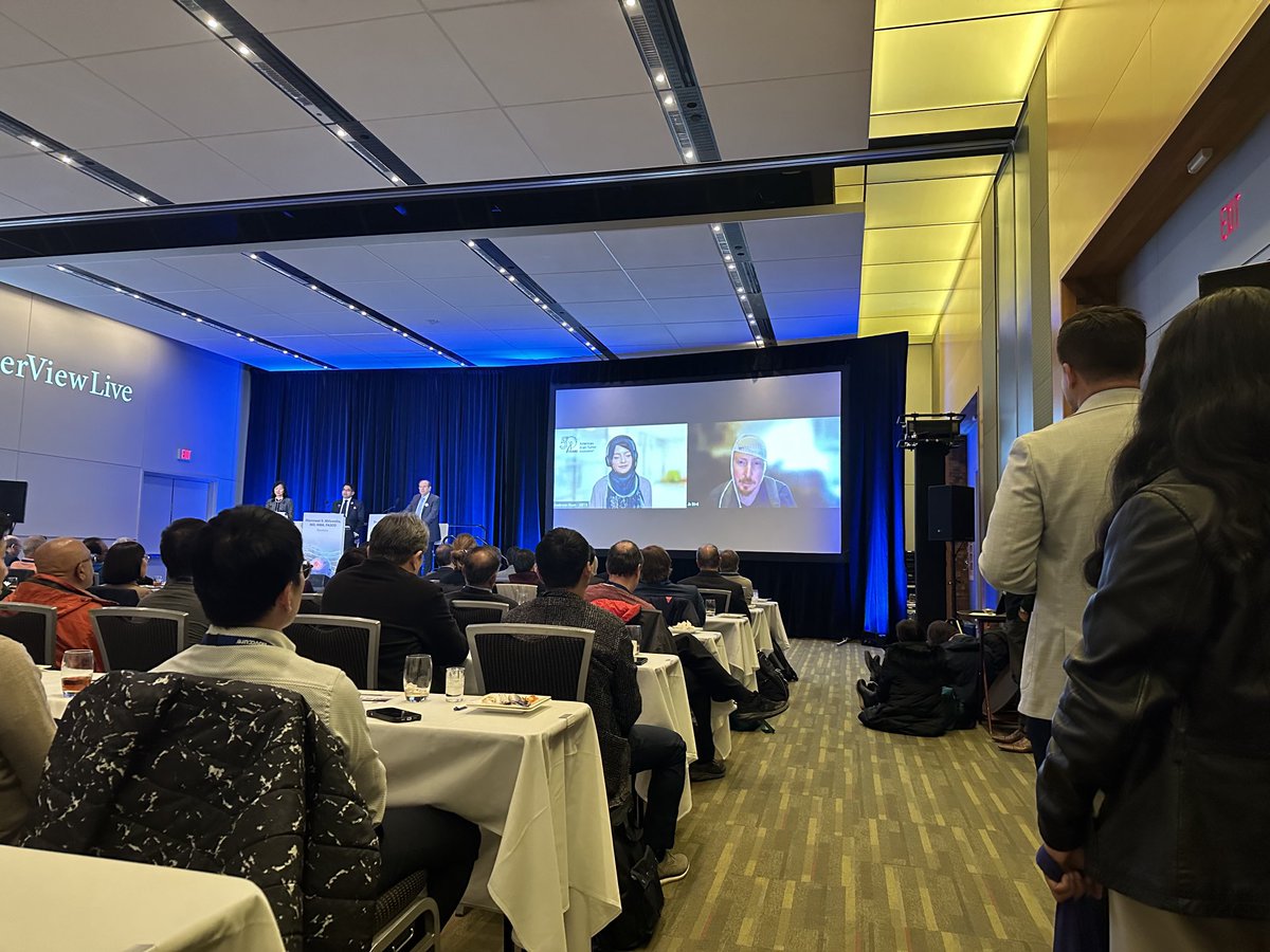 Mindy_Freund's tweet photo. Thank you, JB, for sharing your story with so many clinicians! The room was packed! Thank you for the collaboration ⁦@PeerView⁩ #SNO2023 ⁦@theABTA⁩ https://t.co/lL4NrzeUwt