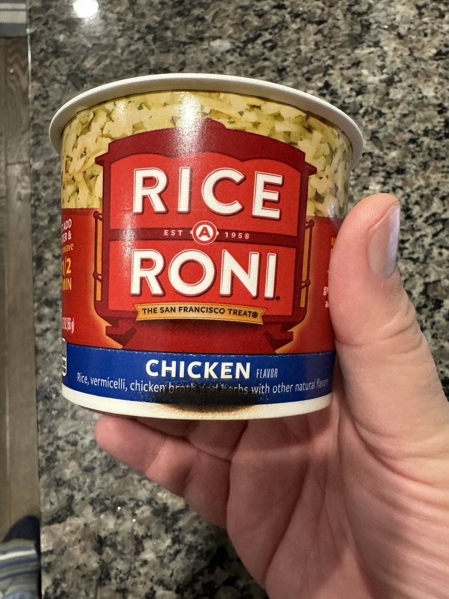 muyskerm's tweet photo. Hey @RiceARoniUS, are your microwave bowls supposed to smell like smoke, burn, and almost ignite when microwaved for about 30 seconds? 

This seems like a very serious issue you should address. Hoping this only affects our one bowl and no one else has this happen. https://t.co/tGpWRVa3Mc