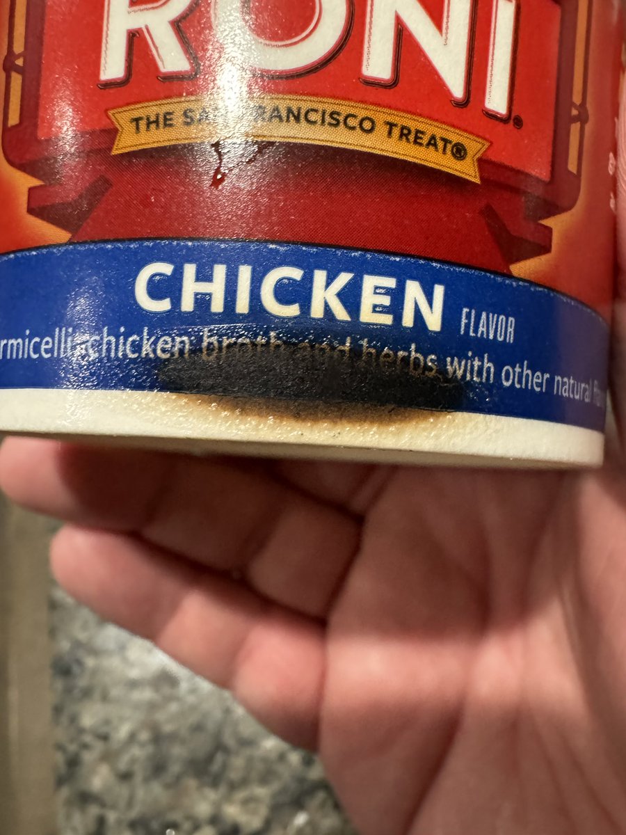 muyskerm's tweet photo. Hey @RiceARoniUS, are your microwave bowls supposed to smell like smoke, burn, and almost ignite when microwaved for about 30 seconds? 

This seems like a very serious issue you should address. Hoping this only affects our one bowl and no one else has this happen. https://t.co/tGpWRVa3Mc