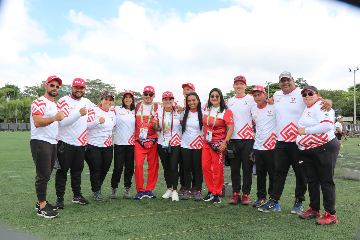 faydorado's tweet photo. Hace 12, sí, DOCE AÑOS, que el VALLE no era protagonista en el tiro con arco 🏹🎯 de Juegos Nacionales. Hace 4 años se inició un proceso ganador que hoy da sus frutos de ORO PURO🥇🥇🥇🥇🥇

¡Somos invencibles y llevamos el oro en la sangre!! 🔴🔥

Gracias a deportistas, a entrenadores, a la presidente de la liga, y a todos los que hicieron parte de este proceso ganador!! 🔝

@GobValle @Indervalle @ClaraLuzRoldan @AUsqui @lunitald @felipelopezlp
