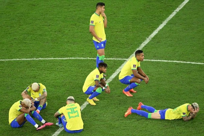 OficialCorredor's tweet photo. verdade seja dita, a Seleção Brasileira está se tornando COMUM no futebol mundial!

seleção que perde pra Senegal, Marrocos, Colombia e empata com a Venezuela não pode ser considerada primeira prateleira!

os esqueminhas da CBF tão conseguindo destruir o futebol do Brasil! https://t.co/9Sh6kHmSlZ