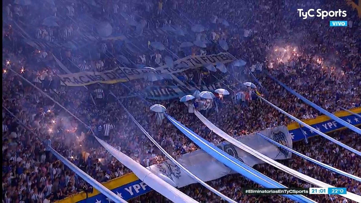 Volve10Riquelme's tweet photo. Argentina perdía y la gente seguía alentando, no como en el Mudomental.

La Bombonera, la casa de la selección
