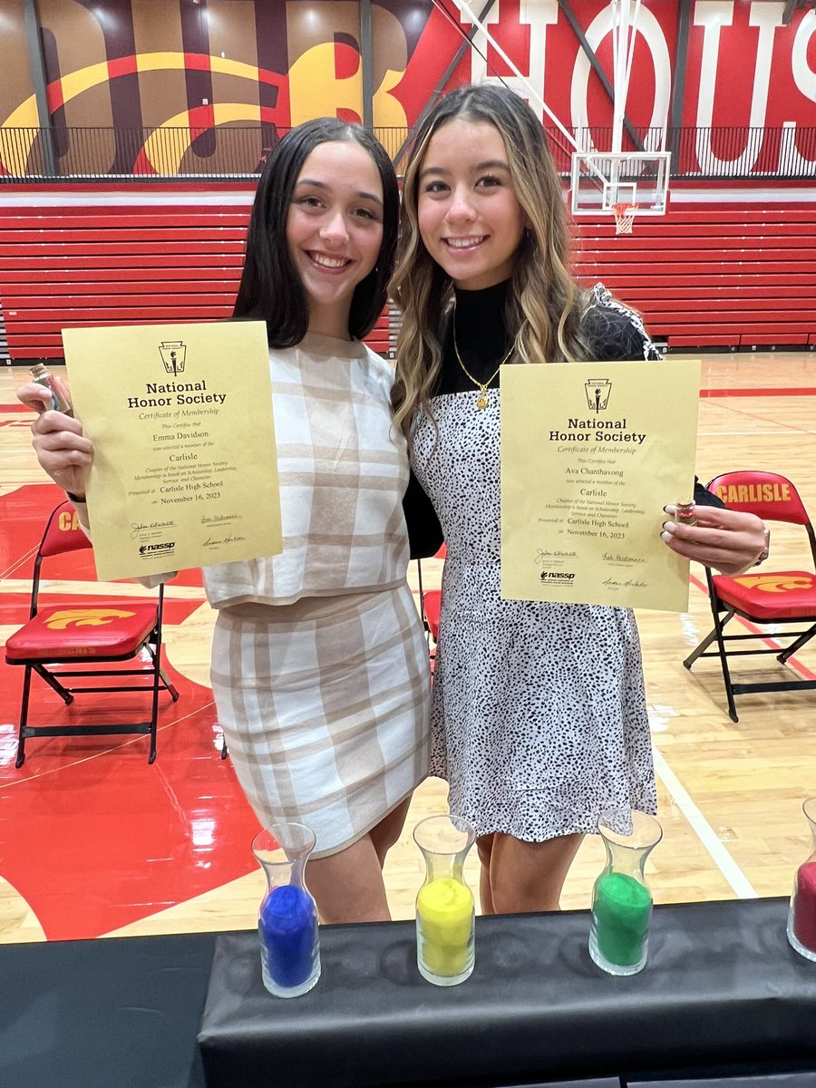 CarlisleDance's tweet photo. We are so proud of our National Honor Society Inductees! Your dedication to your education, service in your community and your leadership shines brightly. Congratulations! #GoCats❤️💛. https://t.co/N67IItIzUH