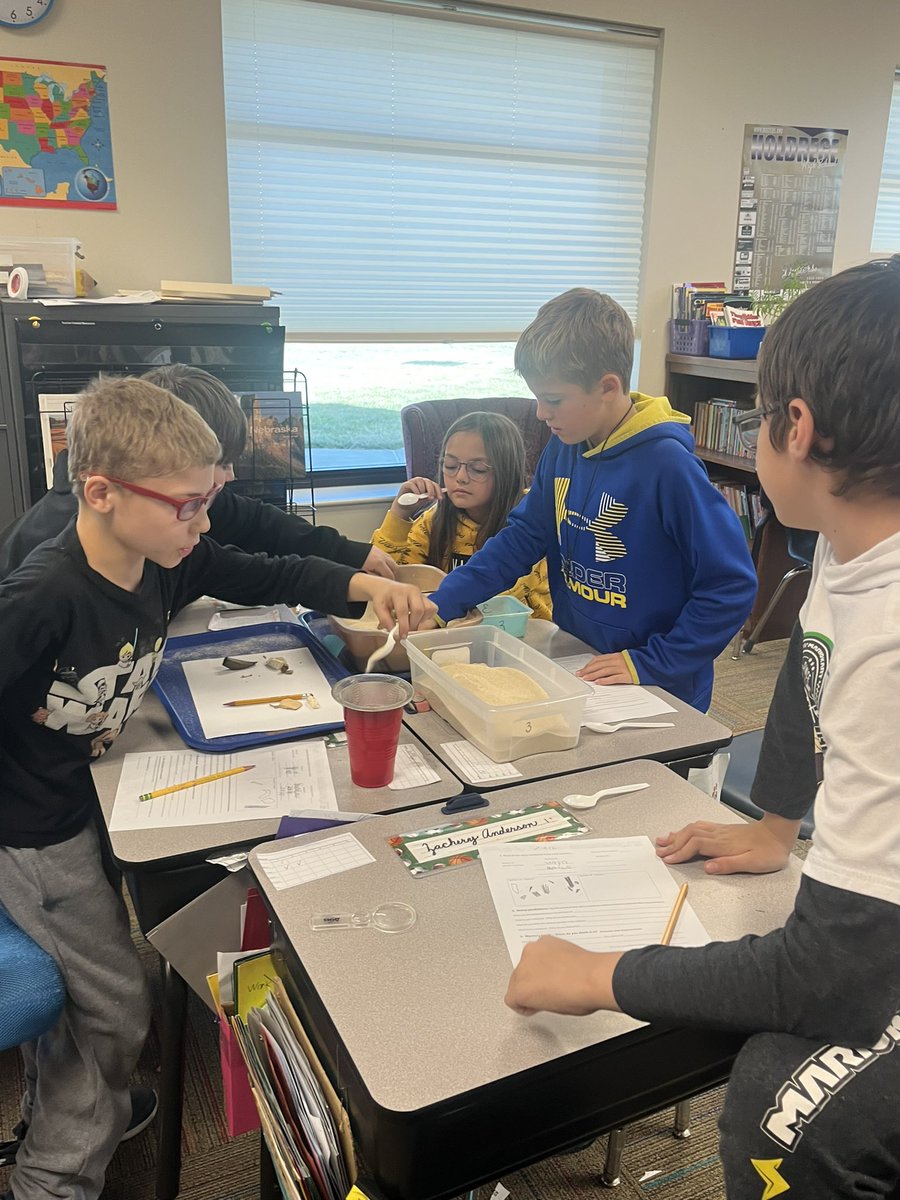 KaraTaylorhd4's tweet photo. Fossil dig day was a great success! The kids did a great job working in their group and following directions.  #thedusterway #turnituptoesu11 @HoldregeDusters https://t.co/k7kSa2XBK8