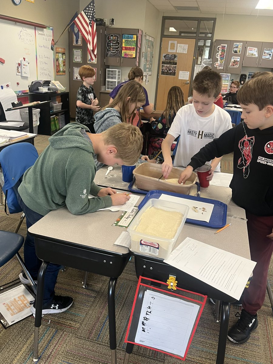 KaraTaylorhd4's tweet photo. Fossil dig day was a great success! The kids did a great job working in their group and following directions.  #thedusterway #turnituptoesu11 @HoldregeDusters https://t.co/k7kSa2XBK8