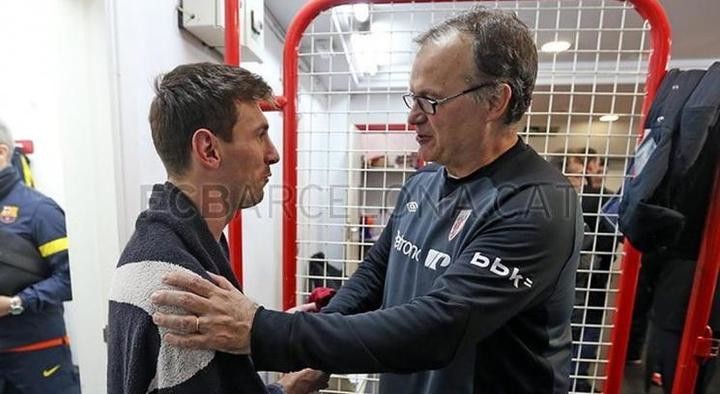 LeedsARG_'s tweet photo. "Se ve la mano de Bielsa en Uruguay. En todos los equipos y clubes en los que estuvo se puede ver su labor".

Lionel Andrés Messi. https://t.co/mZ14qVnNwc