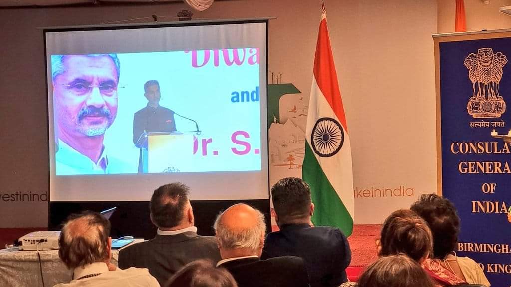 dr_setia's tweet photo. Diwali reception@CGI_Bghm Virtual streaming of interaction of @DrSJaishankar @HCI_London
@DrSJaishankar gave out a very good message- It's time to build some positive relationships and memories between the 2 countries (India and UK), despite the bitter history we have. @PMOIndia https://t.co/e5tOTyOt73